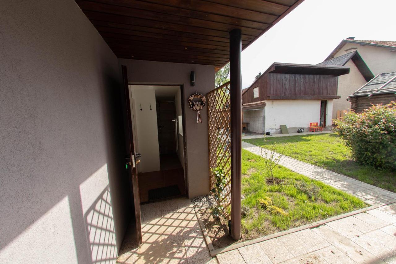 Appartement Privat Vcelka à Liptovský Mikuláš Extérieur photo